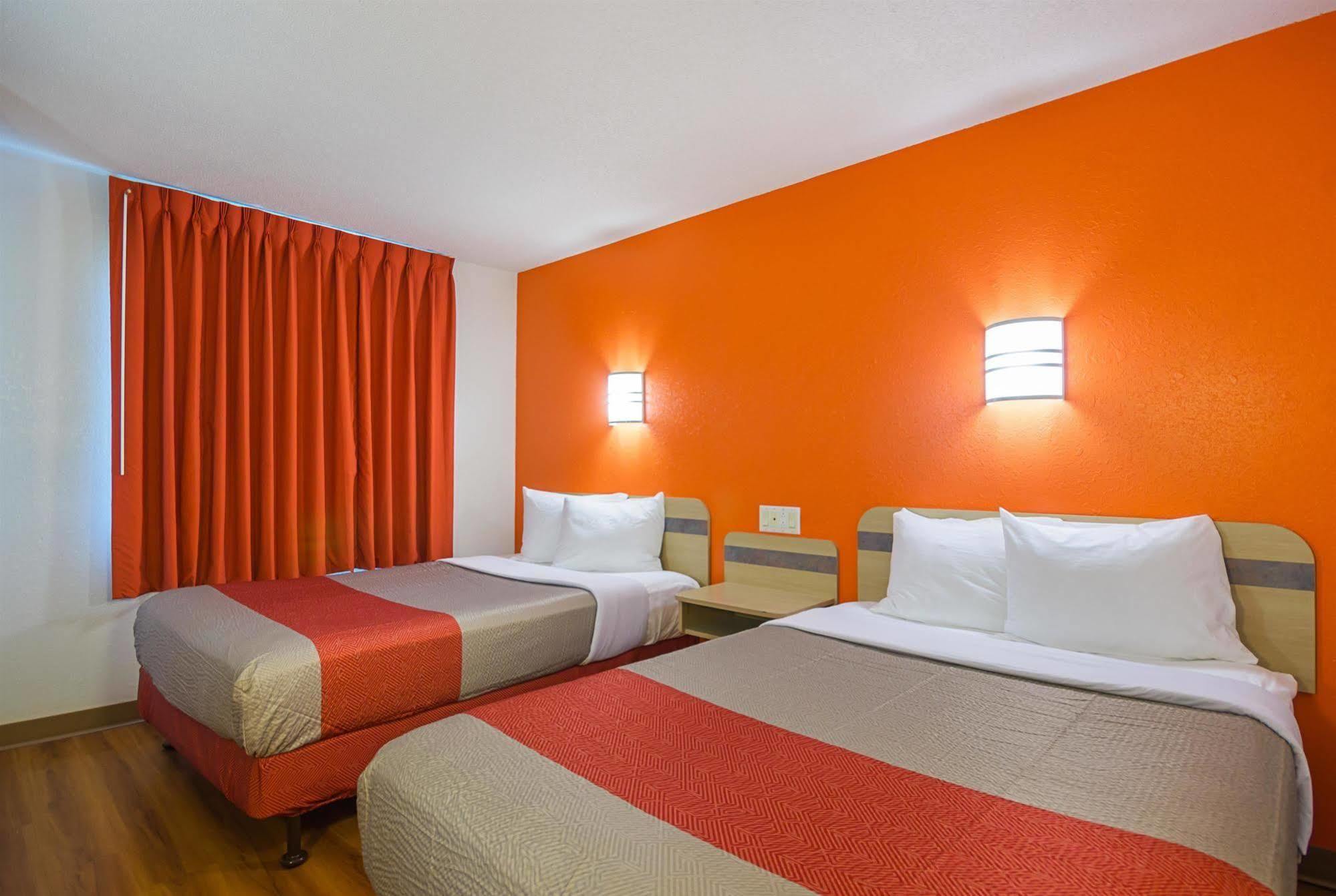 Motel 6-Whitby, On - Toronto East מראה חיצוני תמונה