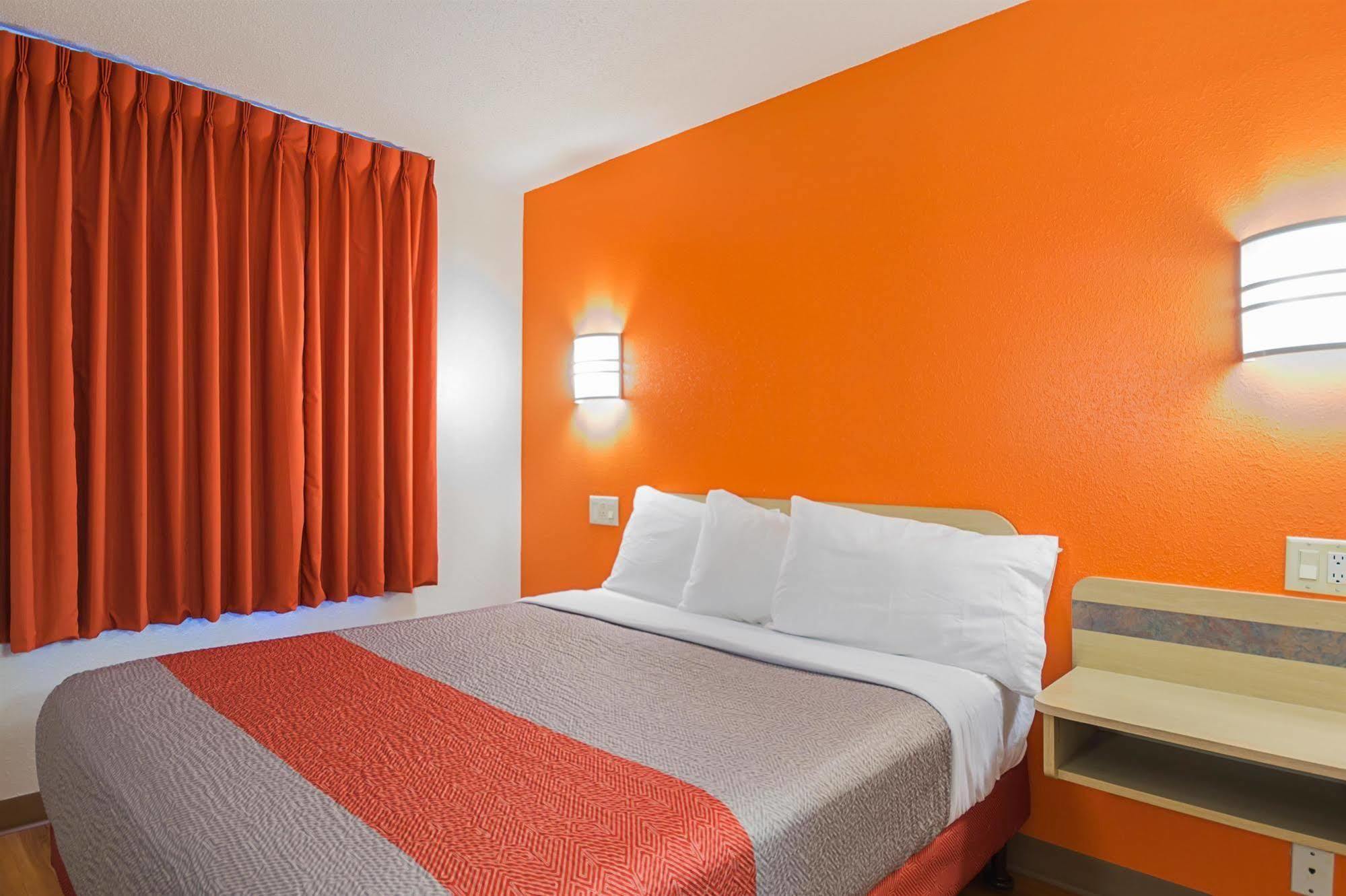 Motel 6-Whitby, On - Toronto East מראה חיצוני תמונה